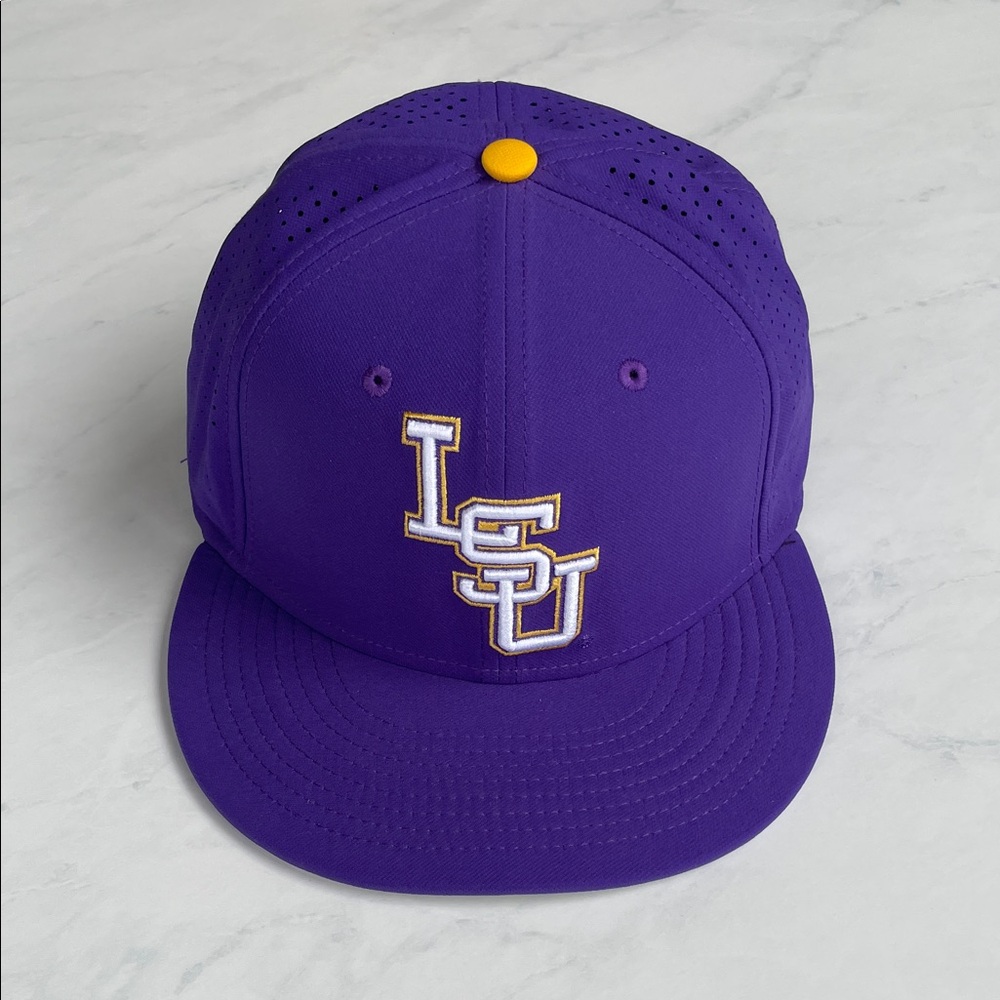 LSU Tigers Nike Court Purple Aero Fitted Baseball Hat Dri-Fit Adult 7 1/4 58 cm
